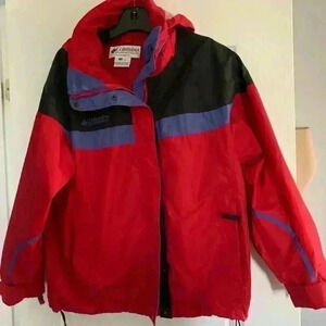 Columbia vintage women rain jacket with hoodie. Fall season  start